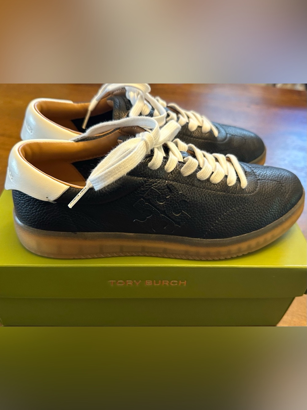 Tory Burch Phoenix Sneaker Tumbled Leather Black/Purity Trainers EU 38.5 US 8.5 - Picture 3 of 12